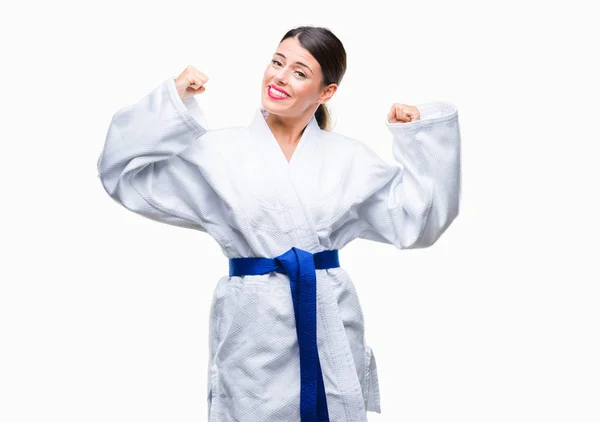 Mooie Jongedame Karate Kimono Uniform Dragen Geïsoleerd Achtergrond Armen Spieren — Stockfoto