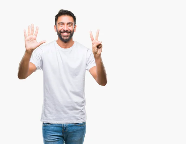 孤立した背景表示と指で上向きに成人ヒスパニック男性数は自信を持って 幸せな笑みを浮かべている間 — ストック写真