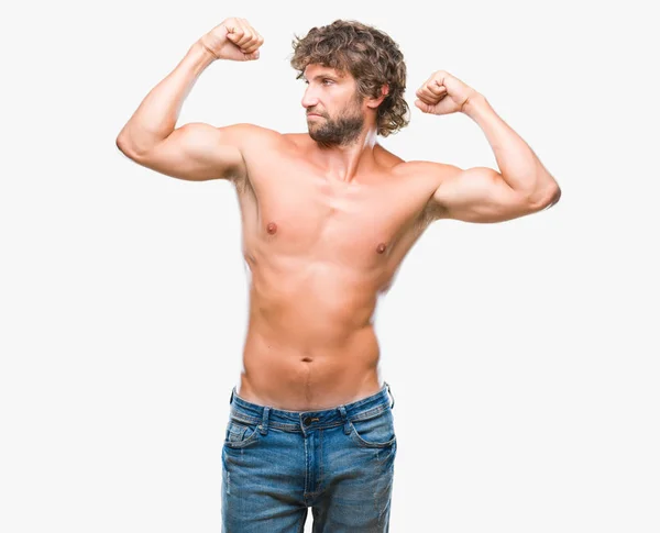 英俊的西班牙模特男人性感和无袖在孤立的背景显示手臂肌肉微笑自豪 健身理念 — 图库照片