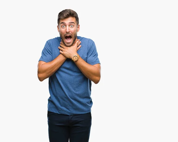 Jovem Homem Bonito Sobre Fundo Isolado Gritando Sufocar Porque Doloroso — Fotografia de Stock