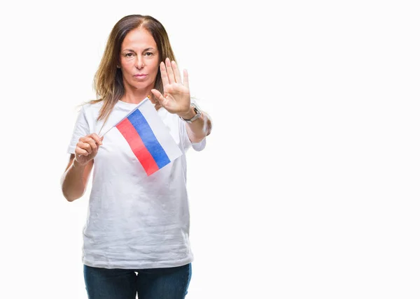 Femme Hispanique Moyen Âge Tenant Drapeau Russie Sur Fond Isolé — Photo