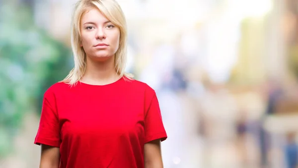 Jonge Mooie Blonde Vrouw Met Rode Shirt Geïsoleerde Achtergrond Met — Stockfoto