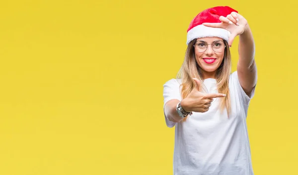 Junge Schöne Frau Mit Weihnachtsmütze Über Isoliertem Hintergrund Lächelnd Rahmen — Stockfoto