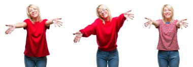 Sarılmak için kollarını açarak gülümseyerek kameraya bakarak izole arka plan üzerinde rahat kırmızı giyen güzel sarışın kadın kolaj. Neşeli ifade kucaklayan mutluluk.