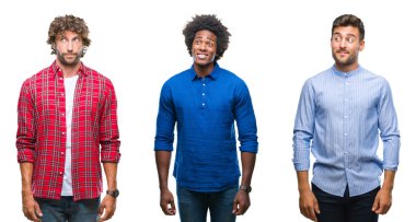 Afro-Amerikan ve İspanyol erkek görünümlü yan ve dik dik bakma uzağa düşünce gülümseyen izole arka plan üzerinde Grup kolaj.