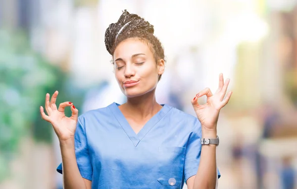 Junge Geflochtene Haare Afrikanische Amerikanische Krankenschwester Professionelle Krankenschwester Über Isolierten — Stockfoto