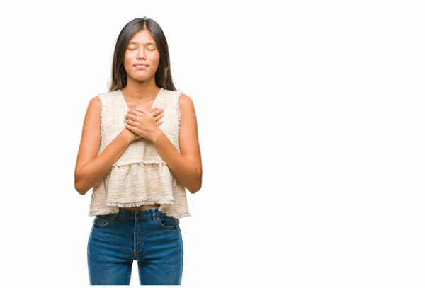 Jonge Aziatische Vrouw Geïsoleerde Achtergrond Glimlachend Met Handen Borst Met — Stockfoto