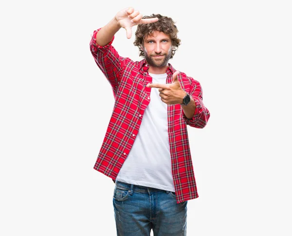 Pohledný Model Hispánský Muž Izolované Pozadí Provedení Rámu Rukama Prsty — Stock fotografie