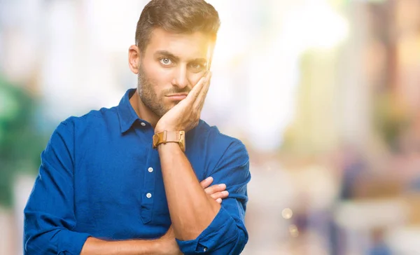 Joven Hombre Guapo Sobre Fondo Aislado Pensando Que Cansado Aburrido —  Fotos de Stock