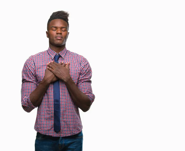 Joven Hombre Negocios Afroamericano Sobre Fondo Aislado Sonriendo Con Las — Foto de Stock