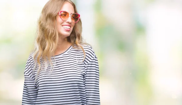 Schöne Junge Blonde Frau Mit Sonnenbrille Über Isoliertem Hintergrund Die — Stockfoto