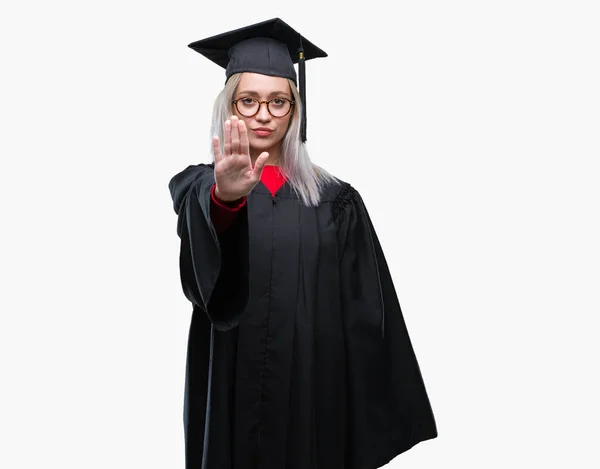 Jovem Loira Vestindo Uniforme Pós Graduação Sobre Fundo Isolado Fazendo — Fotografia de Stock