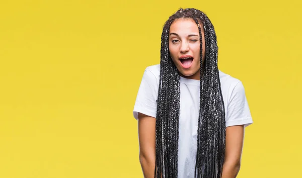 Young Gevlochten Hair Afrikaans Amerikaans Meisje Geïsoleerde Achtergrond Winking Kijken — Stockfoto