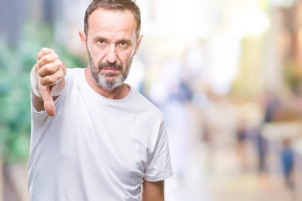 Middelbare Leeftijd Hoary Senior Man Dragen Witte Shirt Geïsoleerde Achtergrond — Stockfoto