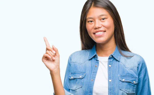 Jovem Mulher Asiática Apontando Com Mão Dedo Para Lado — Fotografia de Stock