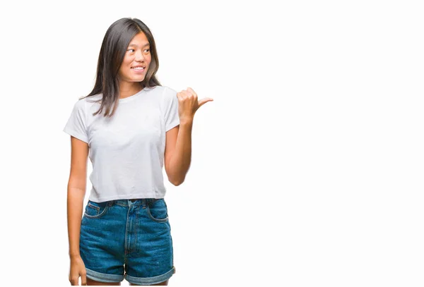 Joven Mujer Asiática Mirando Señalando Lado Con Pulgar Hacia Arriba —  Fotos de Stock