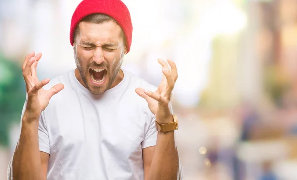 Joven Hombre Guapo Sobre Fondo Aislado Celebrando Loco Loco Por —  Fotos de Stock