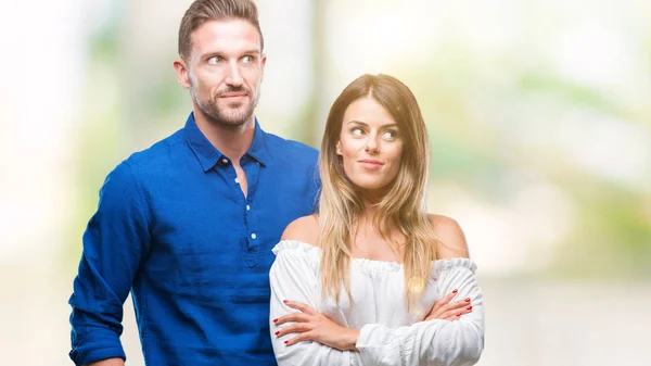 Pareja Joven Enamorada Sobre Fondo Aislado Sonriendo Mirando Lado Mirando —  Fotos de Stock