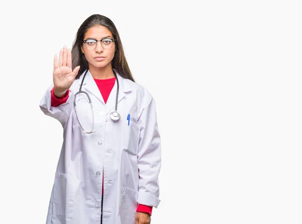 Genç Arap Doktor Kadın Izole Arka Stop Yapıyor Yüzünden Elin — Stok fotoğraf