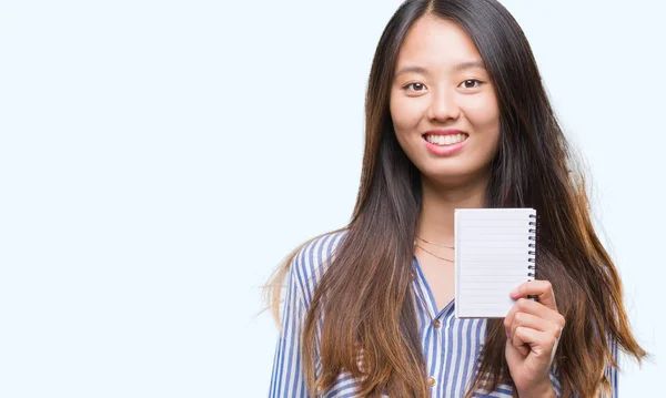 Jonge Aziatische Vrouw Met Laptop Geïsoleerde Achtergrond — Stockfoto