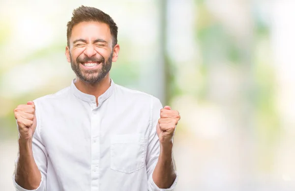 Uomo Ispanico Adulto Sfondo Isolato Eccitato Successo Con Braccia Alzate — Foto Stock