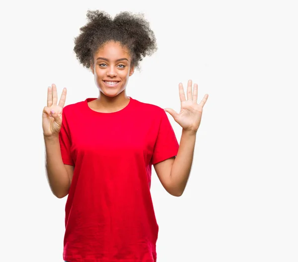 Молодая Афро Американка Изолированном Фоне Показывает Указывает Пальцами Номер Восемь — стоковое фото