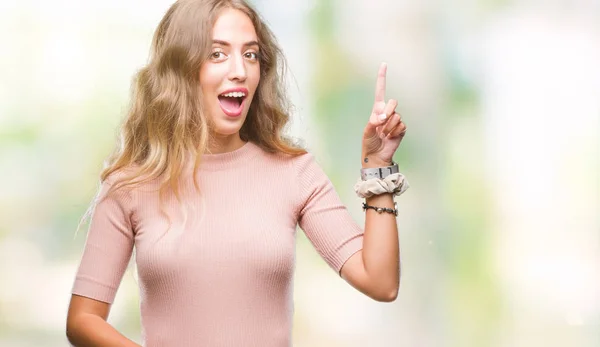 Vacker Ung Blond Kvinna Över Isolerade Bakgrund Pekar Finger Med — Stockfoto