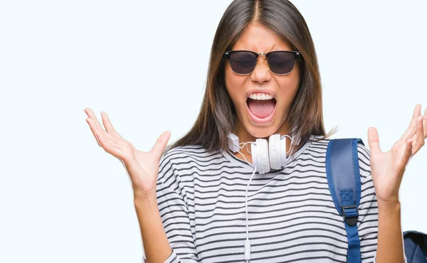 Jonge Aziatische Student Vrouw Dragen Hoofdtelefoons Rugzak Geïsoleerde Achtergrond Vieren — Stockfoto