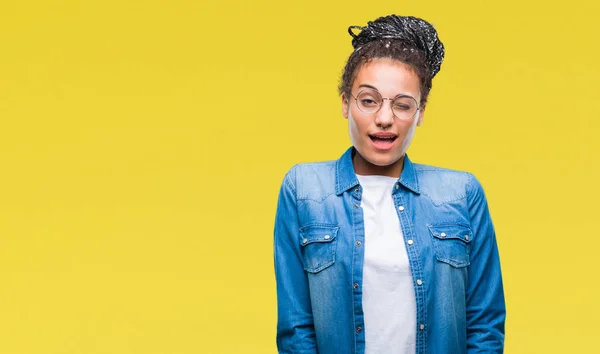 Jovem Trançado Cabelo Afro Americano Menina Vestindo Óculos Sobre Fundo — Fotografia de Stock