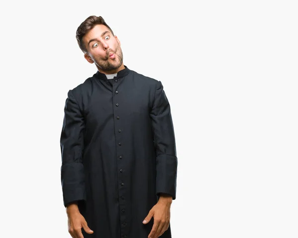 Junger Katholischer Christlicher Priester Mit Isoliertem Hintergrund Der Fischgesicht Mit — Stockfoto