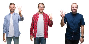 Kolaj genç erkekler üzerinde gösterilen ve parmakları ile işaret beyaz izole arka plan Grubu'nun üçüncü ise kendinden emin ve mutlu gülümseyerek.