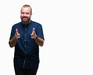 Fotoğraf makinesi ile mutlu ve komik yüz için parmakları işaret izole arka plan Genç beyaz hipster adam. İyi enerji ve vibes.