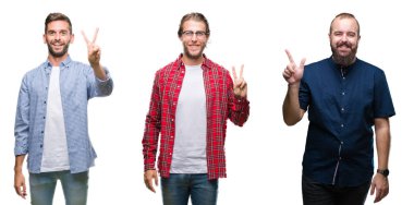 Kolaj genç erkekler üzerinde gösterilen ve parmakları ile işaret beyaz izole arka plan Grubu'nun ikincisi ise kendinden emin ve mutlu gülümseyerek.