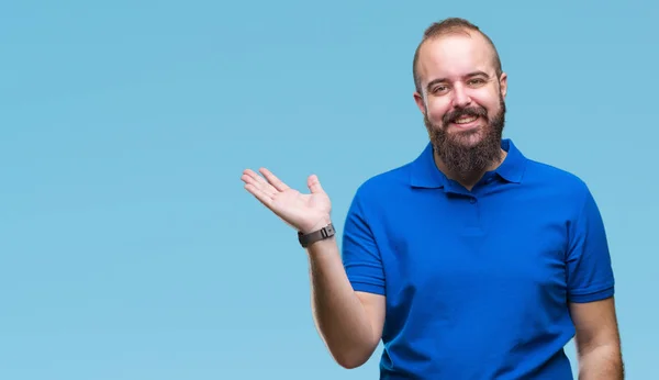 Joven Hombre Hipster Caucásico Con Camisa Azul Sobre Fondo Aislado — Foto de Stock