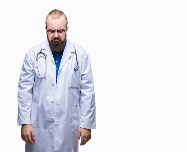 Jeune Médecin Caucasien Homme Vêtu Manteau Blanc Médical Sur Fond — Photo