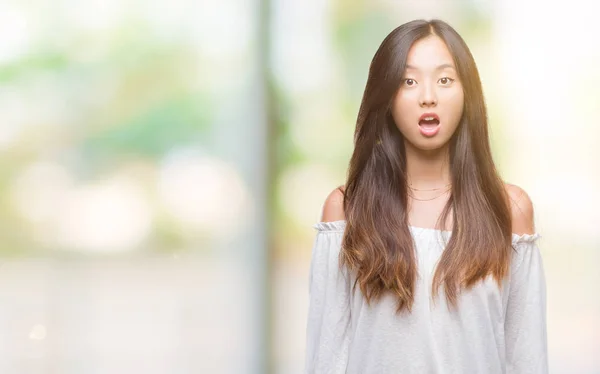 Joven Asiático Mujer Más Aislado Fondo Miedo Shocked —  Fotos de Stock