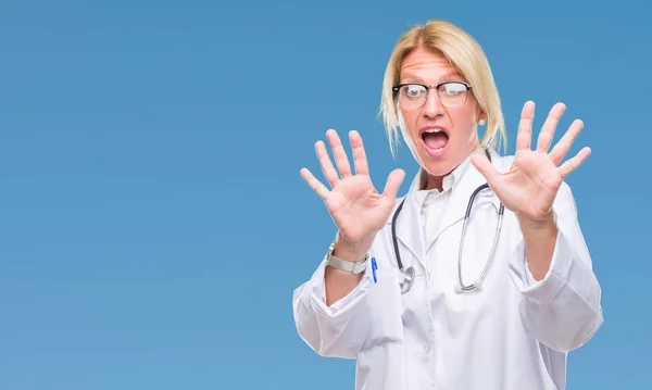Middle Age Blonde Doctor Woman Isolated Background Afraid Terrified Fear — Stock Photo, Image