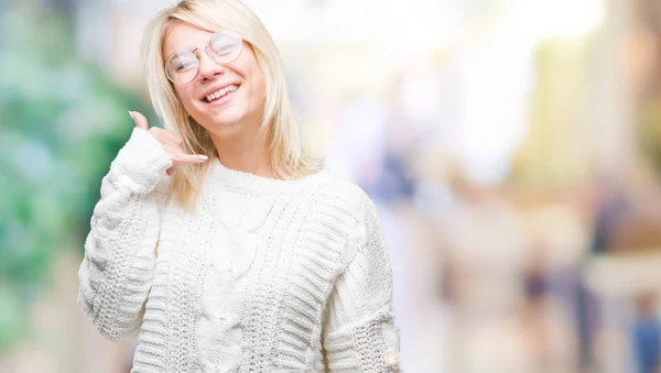 Jonge Mooie Blonde Vrouw Winter Trui Bril Dragen Geïsoleerde Achtergrond — Stockfoto