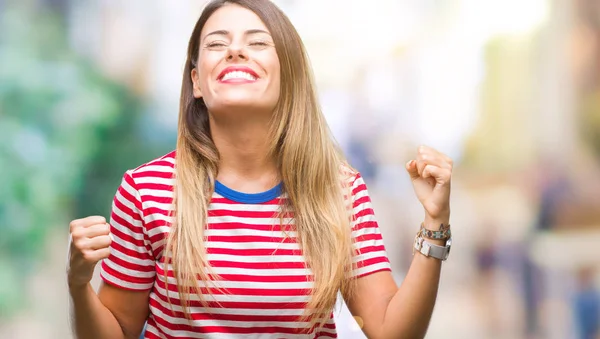 Mujer Hermosa Joven Mirada Casual Sobre Fondo Aislado Muy Feliz — Foto de Stock