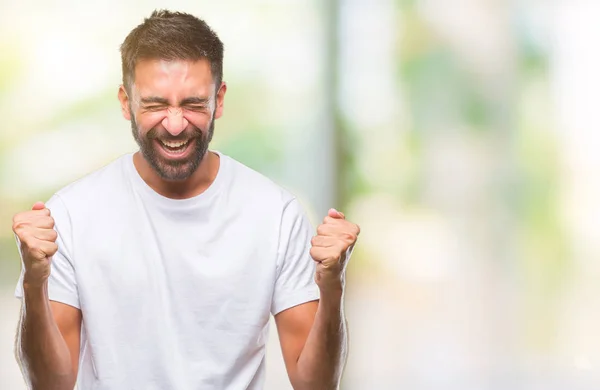 Erwachsener Hispanischer Mann Mit Isoliertem Hintergrund Aufgeregt Über Den Erfolg — Stockfoto