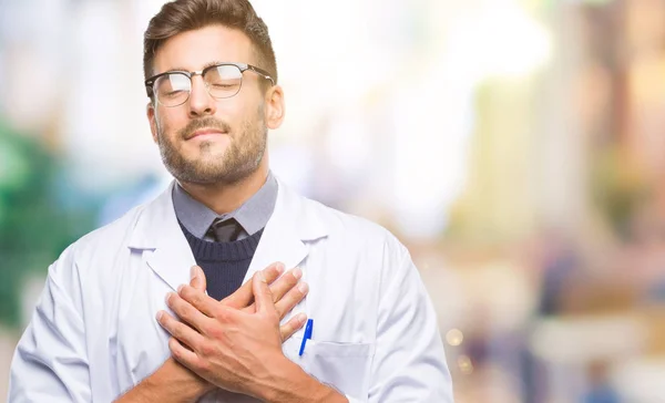 Jovem Homem Bonito Vestindo Médico Cientifica Casaco Sobre Fundo Isolado — Fotografia de Stock