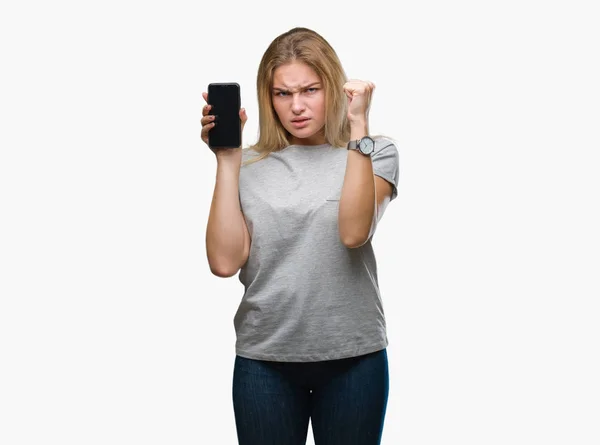 Mujer Caucásica Joven Mostrando Pantalla Del Teléfono Inteligente Sobre Fondo — Foto de Stock