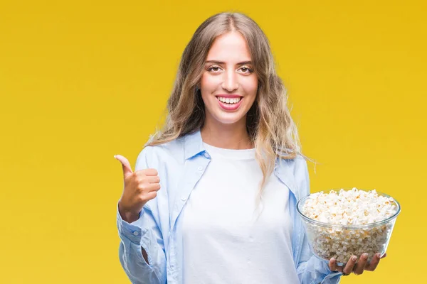 Mooie Jonge Blonde Vrouw Eten Popcorn Geïsoleerde Achtergrond Blij Met — Stockfoto