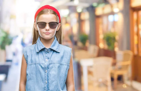 Joven Chica Hermosa Con Gafas Sol Sobre Fondo Aislado Con —  Fotos de Stock