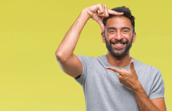 Hombre Hispano Adulto Sobre Fondo Aislado Sonriendo Haciendo Marco Con —  Fotos de Stock