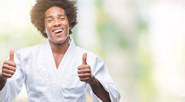 Afro Amerikansk Man Bär Karate Kimono Över Isolerade Bakgrund Framgång — Stockfoto