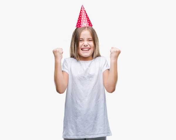 Menina Bonita Nova Usando Boné Aniversário Sobre Fundo Isolado Comemorando — Fotografia de Stock