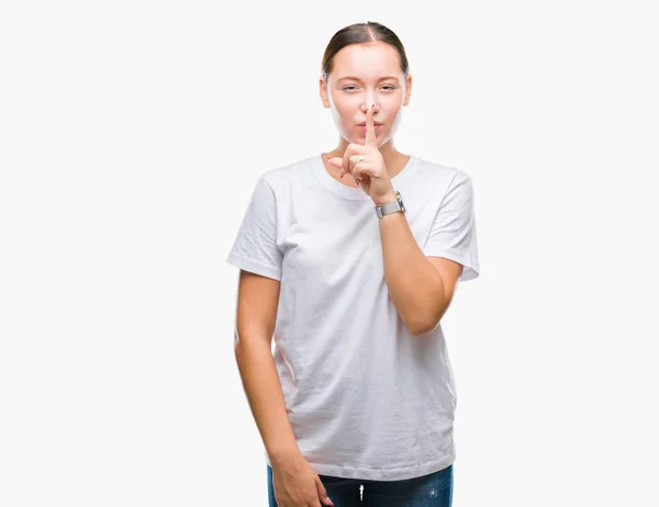 Joven Hermosa Mujer Caucásica Sobre Fondo Aislado Pidiendo Estar Tranquilo — Foto de Stock