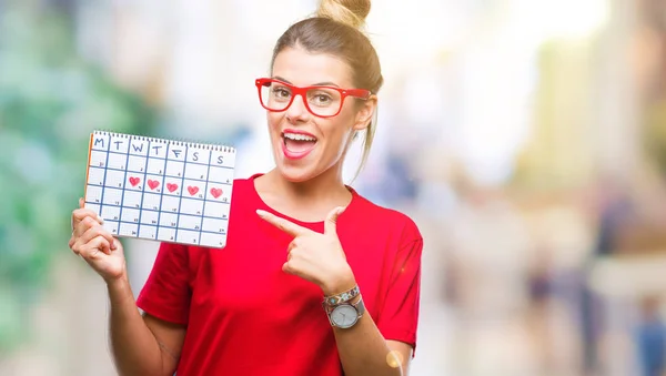 Jonge Mooie Vrouw Houdt Van Menstruatie Kalender Geïsoleerde Achtergrond Erg — Stockfoto