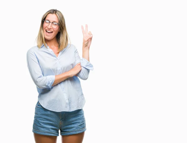 Joven Mujer Negocios Hermosa Sobre Fondo Aislado Sonriendo Con Cara —  Fotos de Stock